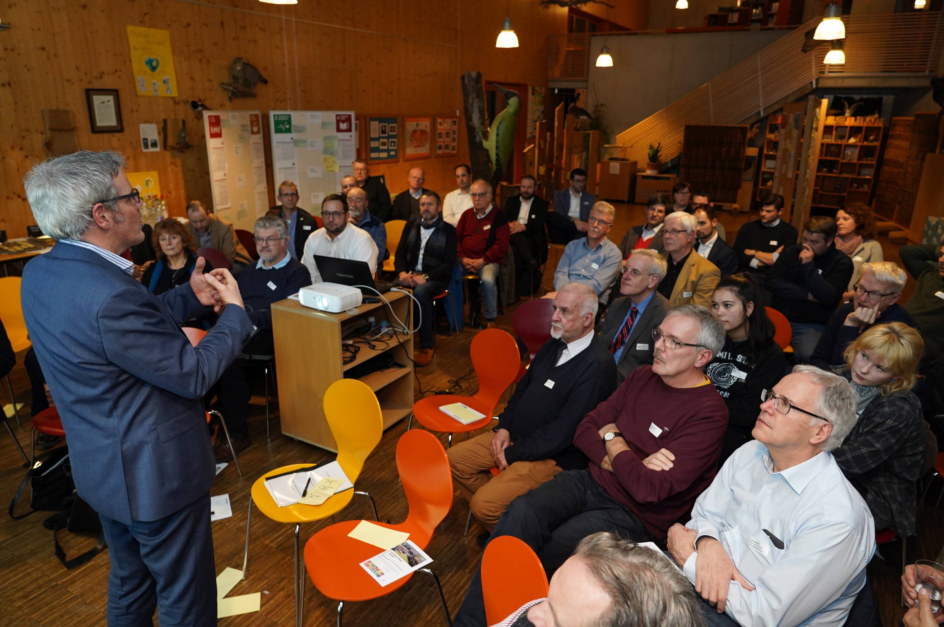 Zukunft denken! – Nachhaltigkeitsbeirat hat sich konstituiert Die konstituierende Sitzung des Nachhaltigkeitsbeirats fand im Naturschutzzentrum des Kreises Bergstraße in Bensheim statt.