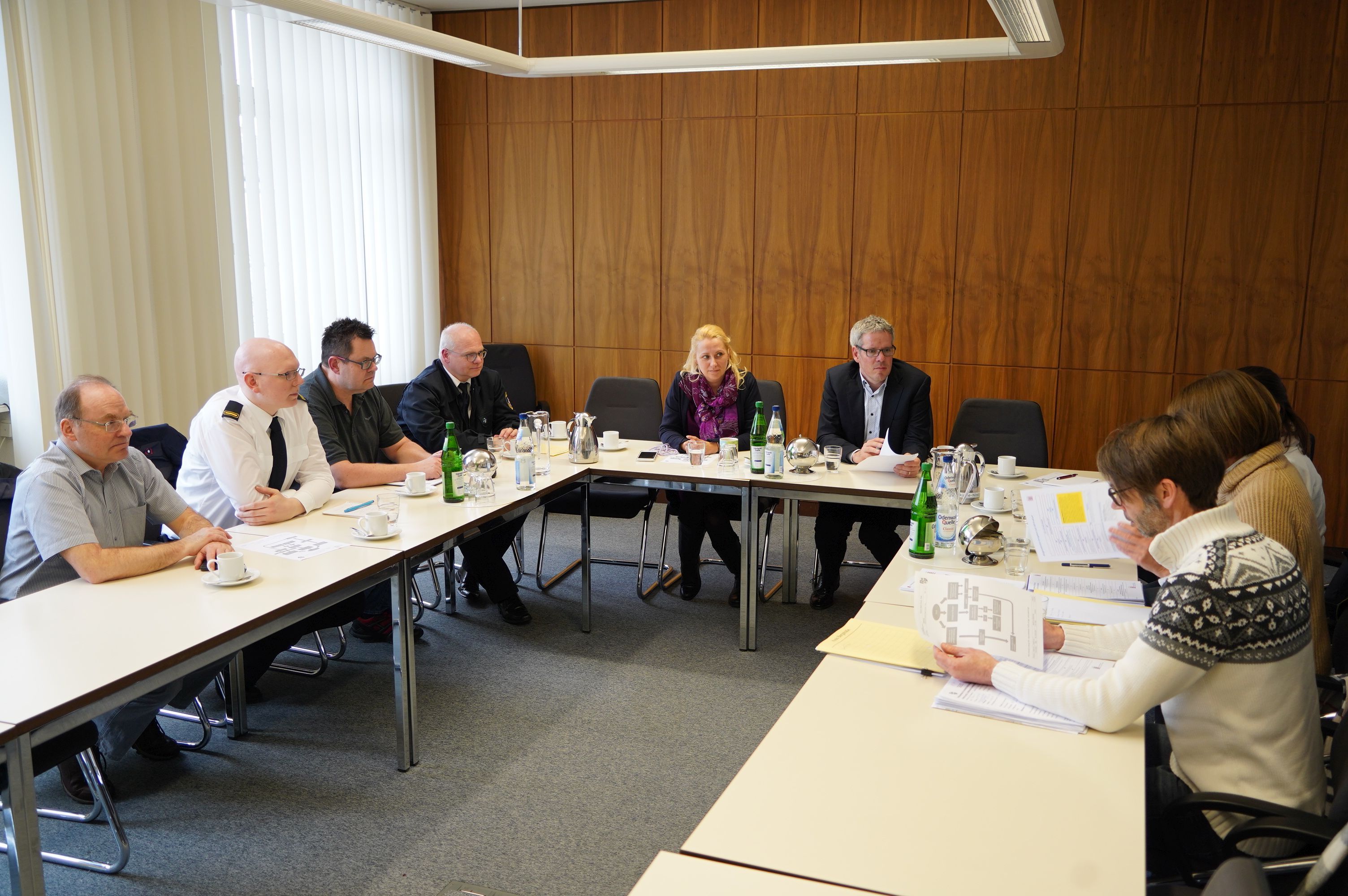 Landrat Christian Engelhardt und Gesundheitsdezernentin Diana Stolz besprechen mit den Führungskräften von Gefahrenabwehr und dem Gesundheitsamt des Kreises Bergstraße, wie sich die Behörden auf einen Ausbruch des Corona-Virus im Kreis vorbereiten können.