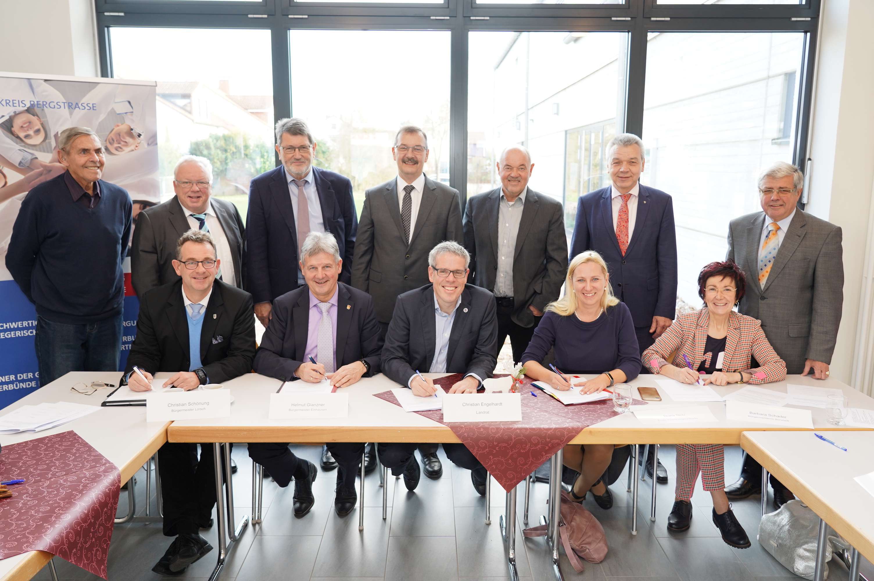 Grundsteinlegung für NORI, Netzwerk Ortsnaheversorgung Ried. Gruppenfoto von der Grundsteinlegung für NORI, Netzwerk Ortsnaheversorgung Ried.