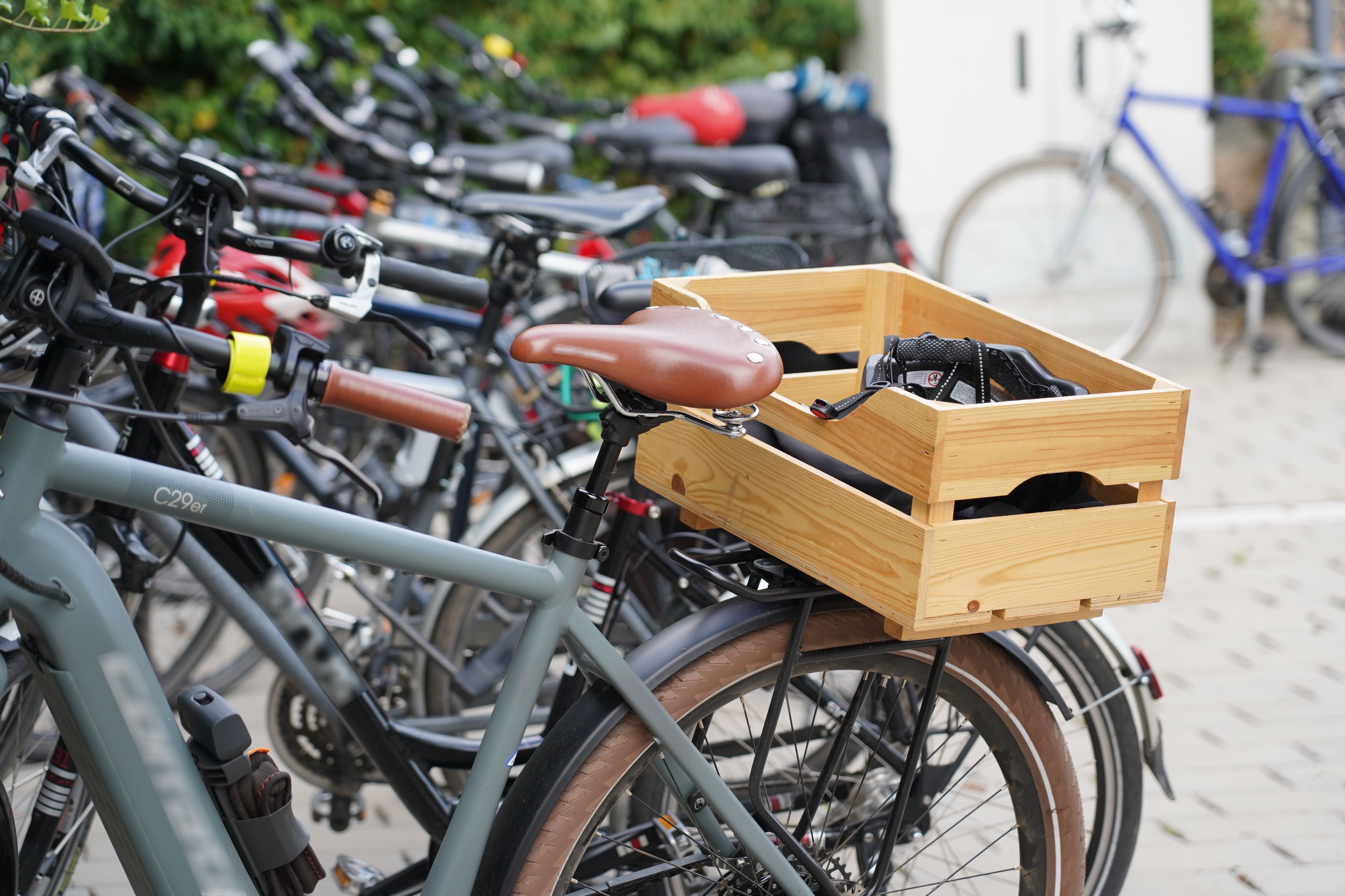 Mehr und verbesserte Abstellmöglichkeiten für Fahrräder ist nur eine der rund 30 vorgeschlagenen Maßnahmen des neuen Mobilitätsplans für die Bergsträßer Kreisverwaltung.
