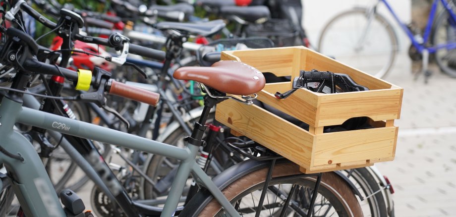 Mehr und verbesserte Abstellmöglichkeiten für Fahrräder ist nur eine der rund 30 vorgeschlagenen Maßnahmen des neuen Mobilitätsplans für die Bergsträßer Kreisverwaltung.