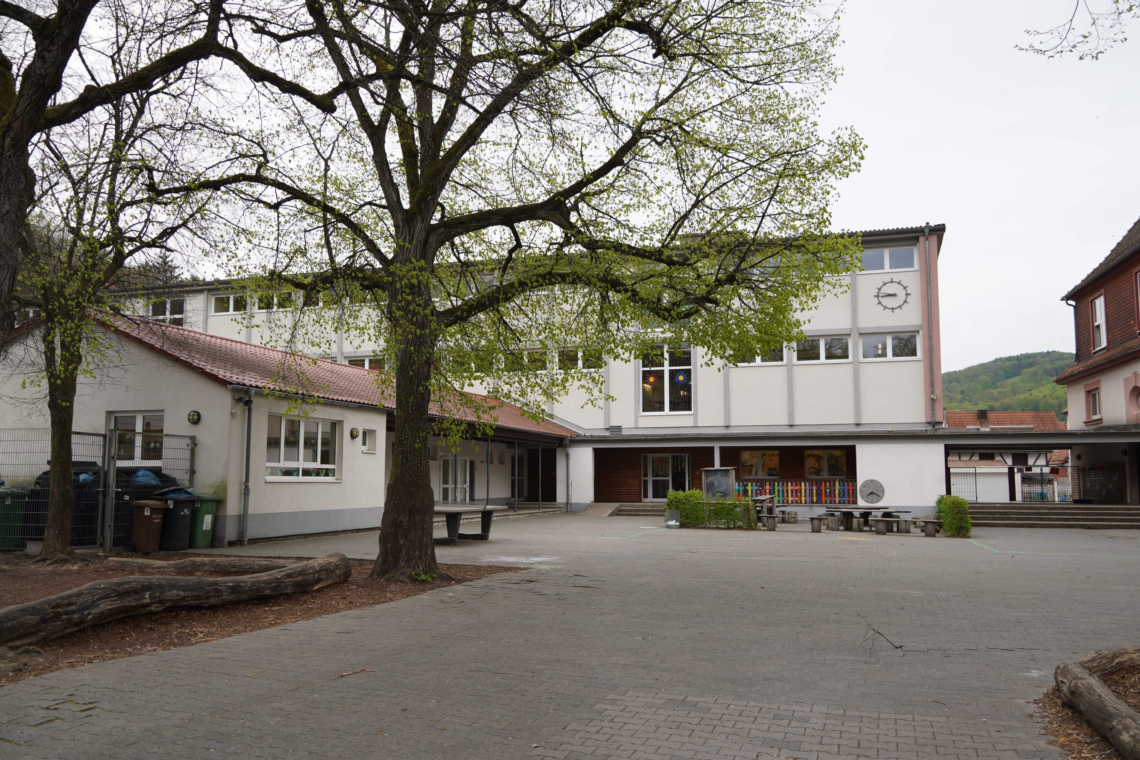  Schulgebäude der Sonnenuhrenschule 