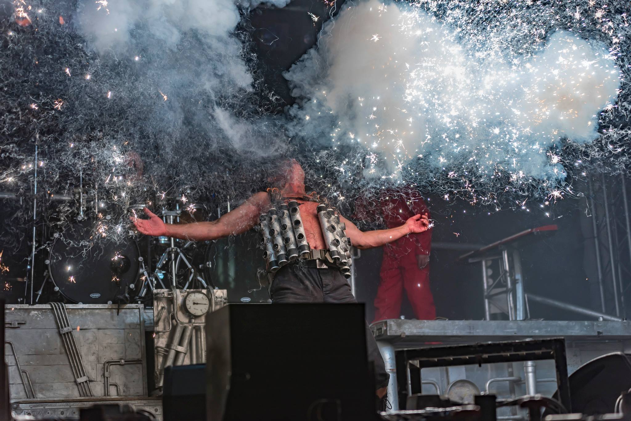 Die Band „Stahlzeit“ steht beim Open-Air-Festival Steinbachwiesen in Fürth auf der Bühne. Bild: (c) gfotos // Stahlzeit 