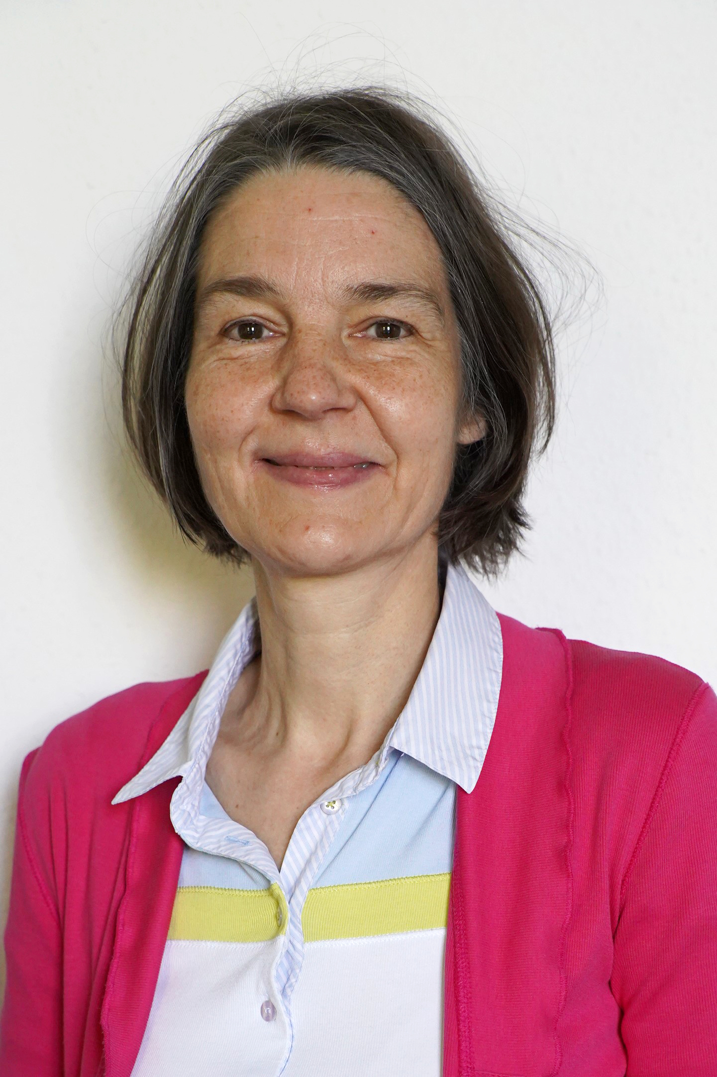 Ried-PauLa Christina Adler-Schäfer  Die Psychosoziale Fachkraft auf dem Land (kurz PauLa) Christina Adler-Schäfer zieht nach 100 Tagen im Dienst eine erste Bilanz