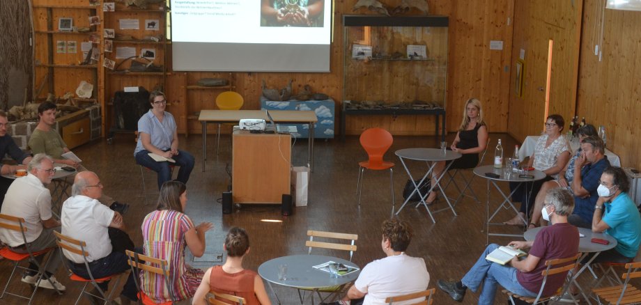 Rund 15 Teilnehmende fanden sich zum ersten Treffen des Bergsträßer BNE-Netzwerks im Naturschutzzentrum Bergstraße zusammen.