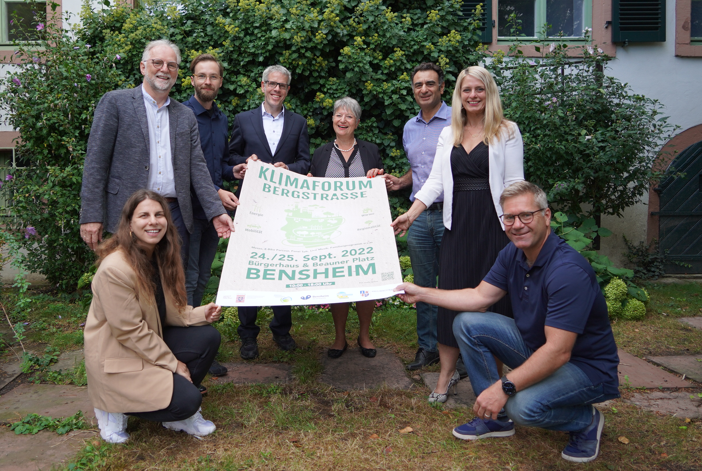 Freuen sich auf das Klimaforum Bergstraße 2022 in Bensheim: (v.l.n.r.) Adriana Filippone, Reiner Pfuhl, Klimaschutzmanager des Kreises Bergstraße, Harry Hegenbarth, Landrat Christian Engelhardt, Bürgermeisterin Christine Klein, Stadtrat Adil Oyan, Corinna Simeth, Leiterin der Abteilung Grundsatz und Kreisentwicklung des Kreises Bergstraße, sowie Frank Wienecke, Klimaschutzmanager der Stadt Bensheim.