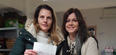 „Gewalt kommt mir nicht in die Tüte“ – da sind sich die beiden Frauen- und Gleichstellungsbeauftragten des Kreises Bergstraße Nicole Schmitt (links) und Alexandra Schmitt einig. 