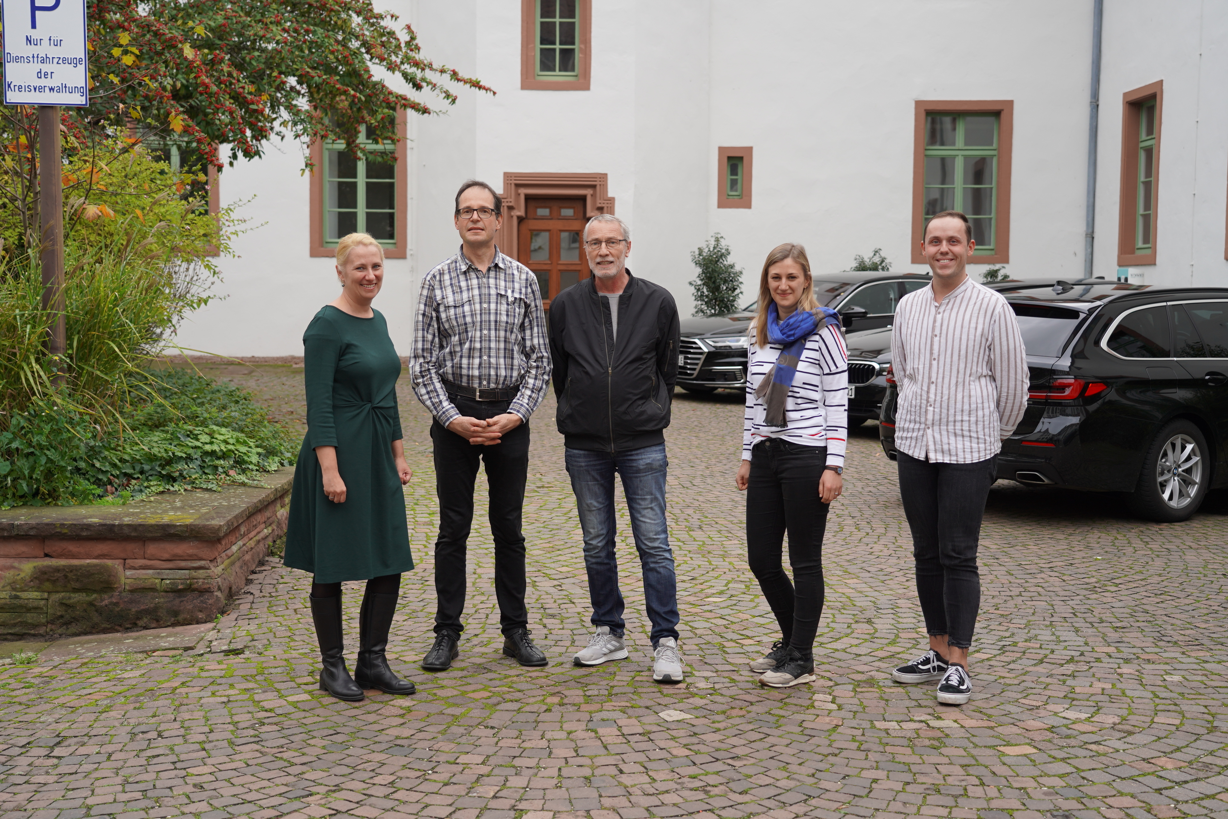 Erste Kreisbeigeordnete und Gesundheitsdezernentin Diana Stolz (links) nutzte vor Kurzem die Gelegenheit, sich mit den neuen Vorsitzenden des Hausärztenetzes Heppenheim auszutauschen. Das Bild zeigt (v.l.): Vorsitzenden Dr. Jens Braun, seinen Stellvertreter Dr. Reinhard Blessing, die Gesundheitskoordinatorin des Kreises Bergstraße Kathleen Wietholtz und Patrick Schmittinger vom Fachbereich Gesundheitsversorgung. 