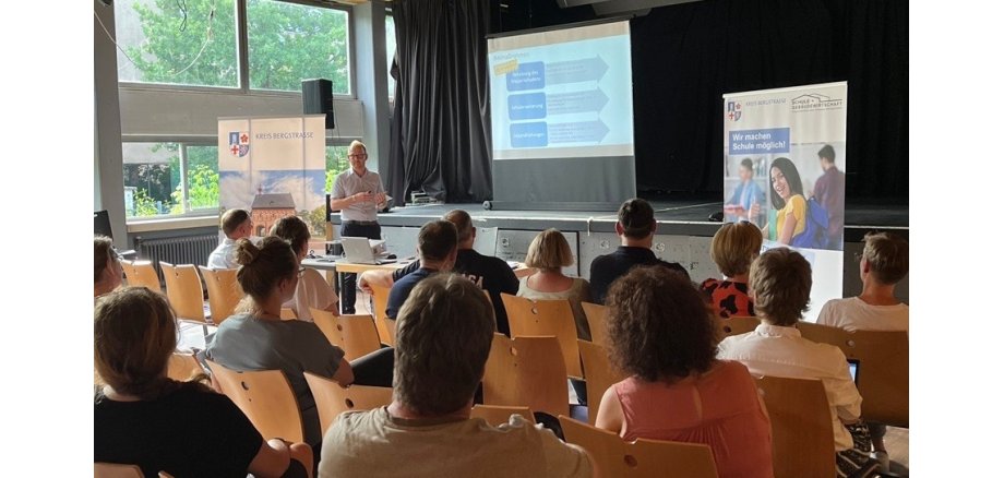 Im Rahmen einem Elterninformationsabend am Starkenburg Gymnasium hat der Eigenbetrieb Schule und Gebäudewirtschaft die Schulgemeinde