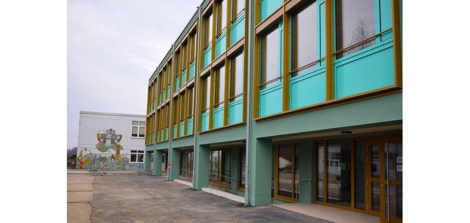 Der 1. Bauabschnitt an der Eichendorffschule, der Schultrakt, konnte bereits im Frühjahr 2022 an die Schulgemeinde übergeben werden.