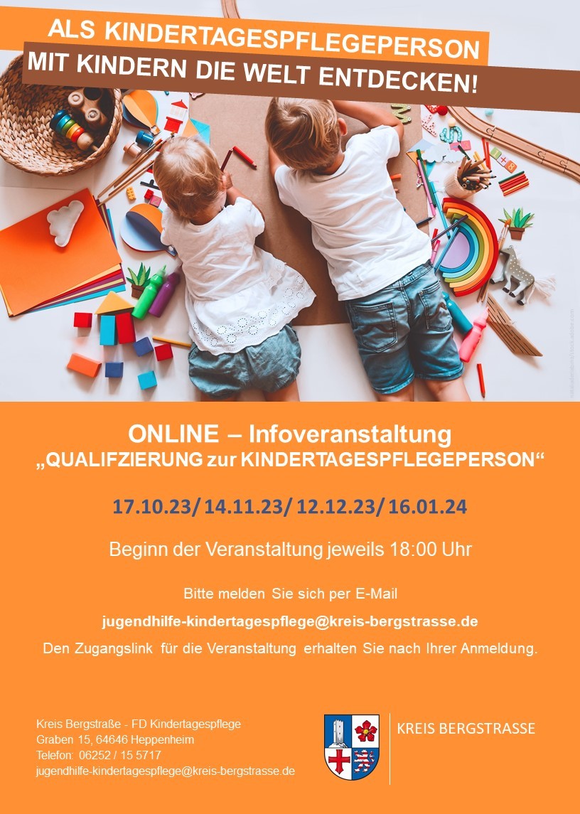 Der Flyer zur Online-Veranstaltung zum Qualifizierungskurs zur Kindertagespflegeperson mit den Terminen und einem Bild von zwei spielenden Kindern.