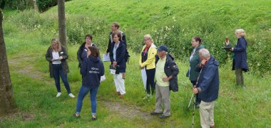 Alles genau im Blick: Auch in Wald-Erlenbach hat sich die Jury alle Projekte der engagierten Bürgerinnen und Bürger ganz genau angesehen.