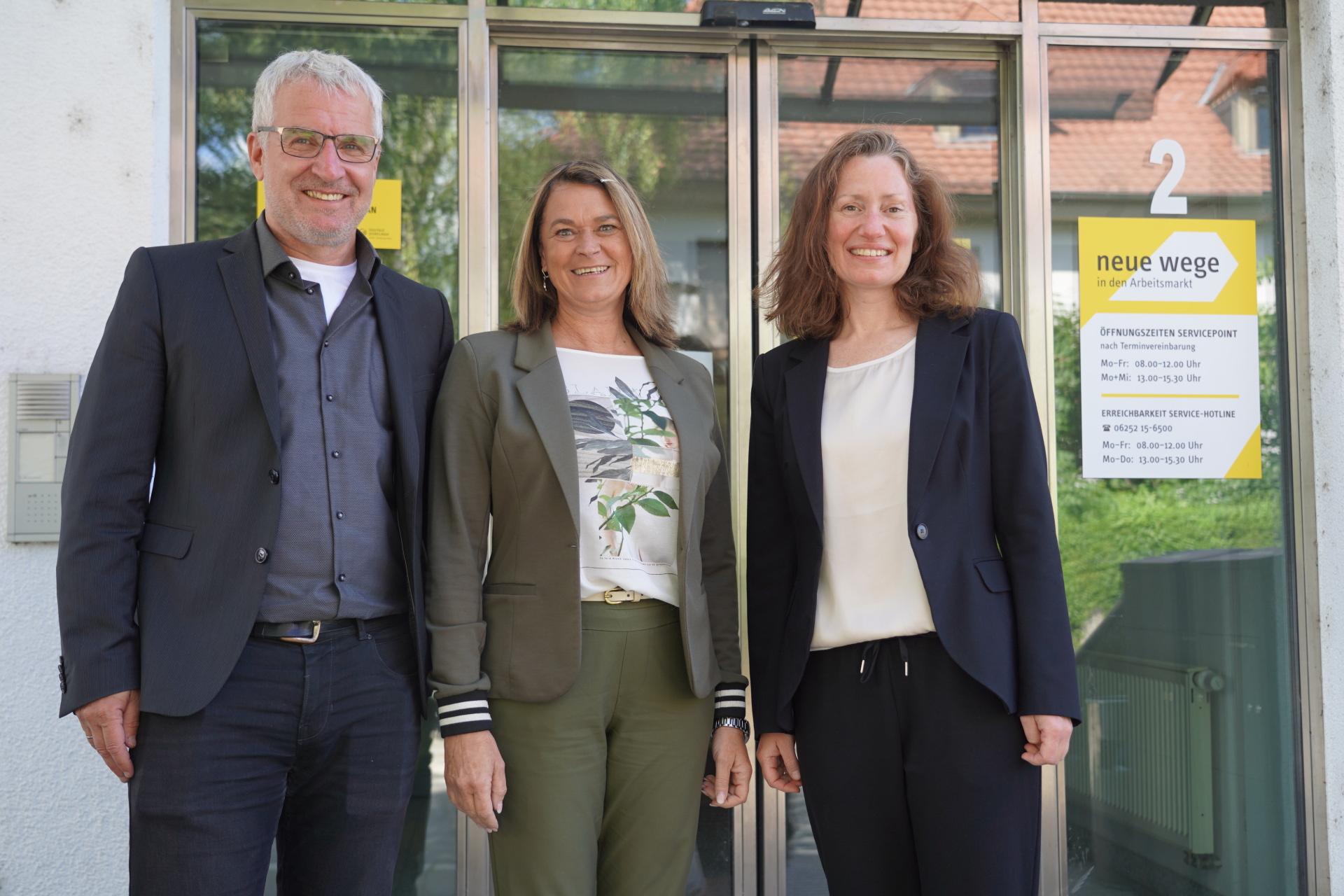 Die Erste Kreisbeigeordnete und zuständige Dezernentin Angelika Beckenbach lud gemeinsam mit der Leiterin des Eigenbetriebs Neue Wege Kreis Bergstraße – Kommunales Jobcenter, Dr. Melanie Marysko, sowie dem stellvertretenden Leiter, Peter Schmiedel, zu der Jahrespressekonferenz ein.  
