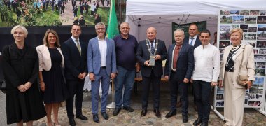 Rundgang durch Pavillons Nach der Eröffnungsveranstaltung auf dem Hofgut Raudondvaris gab es einen Rundgang durch die Pavillons.