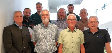 Der neu konstituierte Jagdbeirat des Kreises Bergstraße mit dem neuen Vorsitzenden Professor Joachim Kilian (vorne ganz links), der ab dem 16.09.2025 seine Arbeit aufnahm (Ronny Kolb, Steffen Hering, Roland Wolbert, Sebastian Glaser, Rolf Burkhardt, stellv. Sebastian Heß, Reiner Jöst, Rolf Stadler).