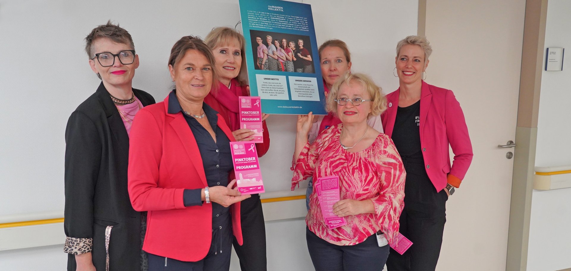 Die Erste Kreisbeigeordnete und Gesundheitsdezernentin Angelika Beckenbach, die Chefärztin für Gynäkologie und Geburtshilfe am Kreiskrankenhaus Bergstraße, Dr. Cordula Müller, Nadja Niestroj und Reinhild Zolg vom Präventionsteam des Kreises Bergstraße sowie Rhea Seehaus und Diana Wright vom „buusenkollektiv“ bei der Auftaktveranstaltung im Kreiskrankenhaus Bergstraße.