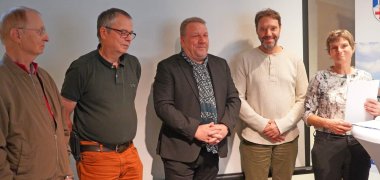 Verleihung Repair-Cafés Bergstraße e.V. Die Akteure des Repair-Cafés Bergstraße e.V. freuen sich über ihre Auszeichnung.