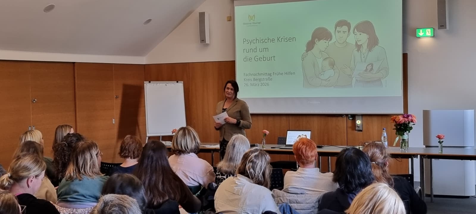 Frau Beckenbach hält eine Rede beim Fachtag für Frühe Hilfen