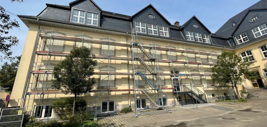 Schillerschule Viernheim Bild zeigt die Schillerschule Viernheim, ein denkmalgeschütztes Gebäude mit Geschichte.
