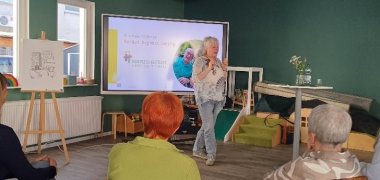 Doris Kellermann vom Hospiz-Verein Bergstraße e.V. hielt im Rahmen des Projektes einen Vortrag im Familienzentrum Bensheim.