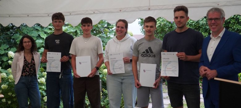 Drei besten Schulen Die drei besten Schulen: Die Albertus-Magnus-Schule Viernheim, das Goethe-Gymnasium Bensheim und das Alte Kurfürstliche Gymnasium Bensheim