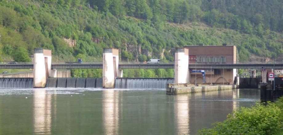 Die Sanierung der Wehrbrücke, die 2022 begann, konnte nun abgeschlossen werden. Die Sanierung der Wehrbrücke, die 2022 begann, konnte nun abgeschlossen werden.