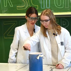 Schülerinnen forschen