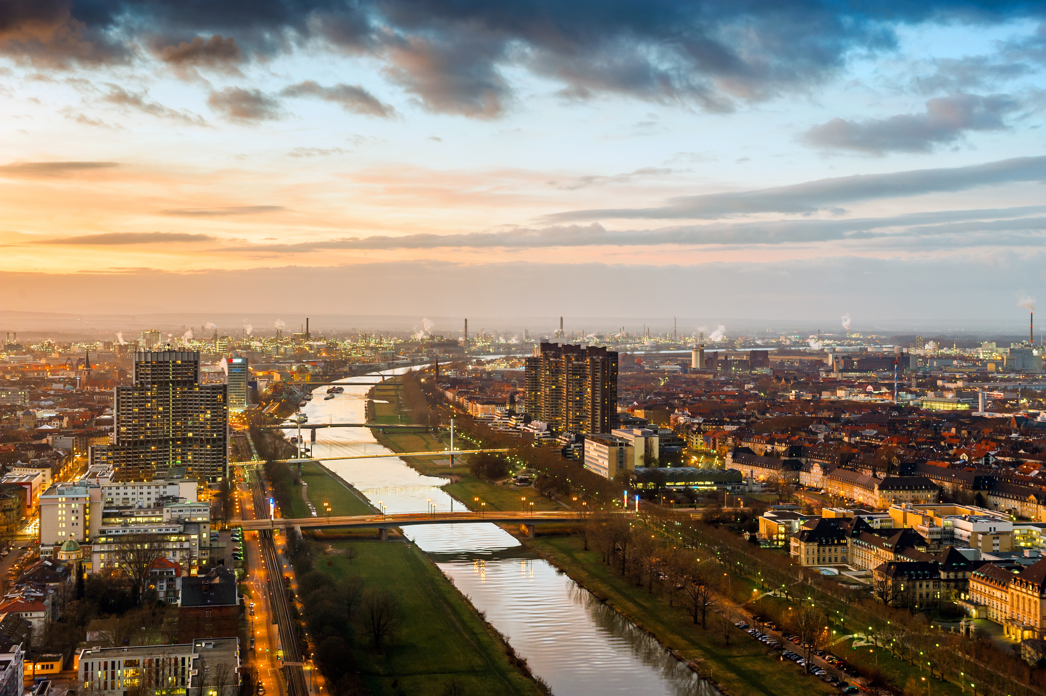 Mannheim at dusk Mannheim bei Sonnenuntergang