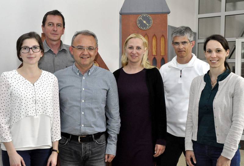 Die Erste Kreisbeigeordnete Diana Stolz (4.v.l.) begrüßt die AllgemeinmedizinerInnen, die an dem Projekt „Landpartie 2.0“ teilnehmen, im Landratsamt.