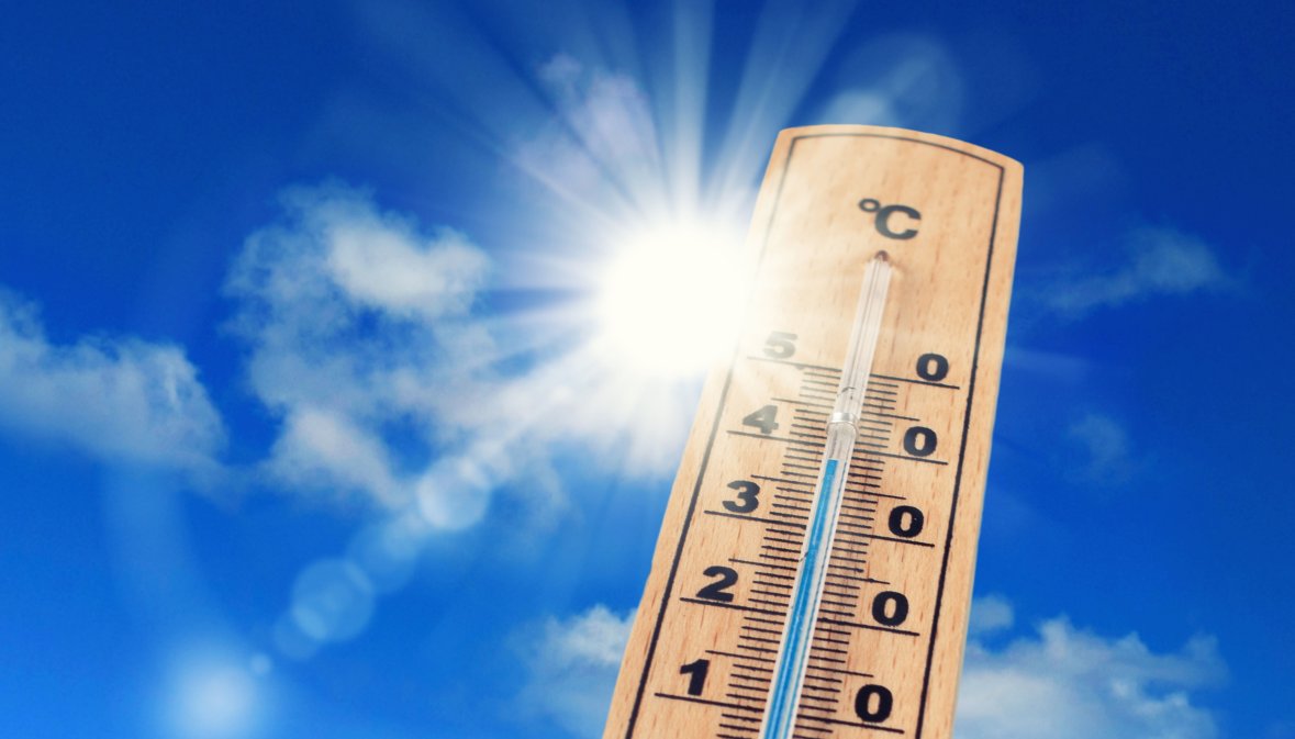 Tempometer zeigt hohe Temperaturen an