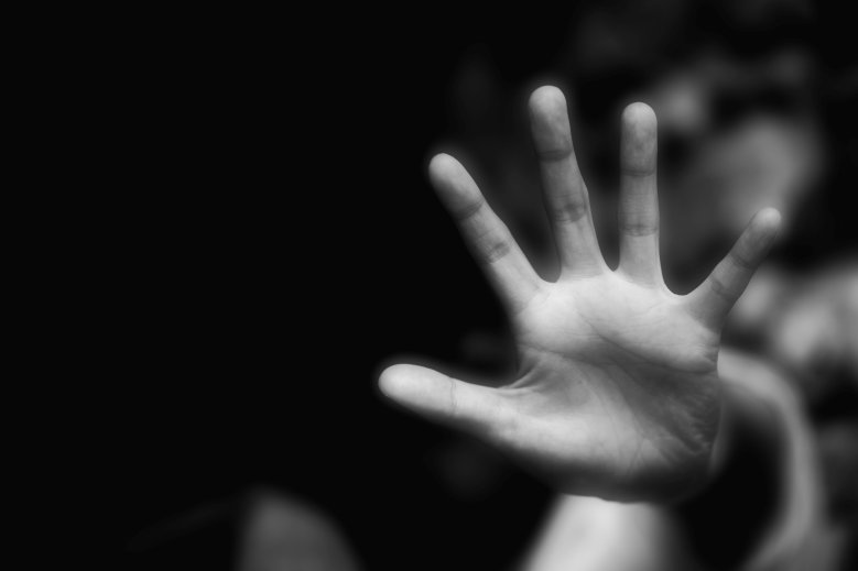 Hand schwarz-weiß Schwarz-weiß Bild von einer hilfesuchenden Hand